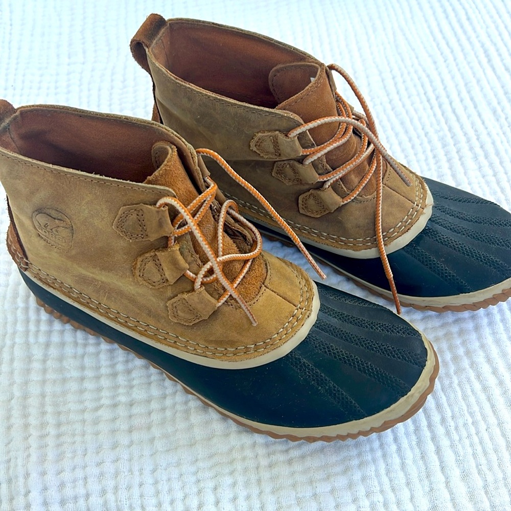 Sorel Classic OUT N ABOUT Leather Duck Boots Size 6 Women